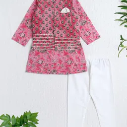 The Magic Wand Cotton Woven Full Sleeves Floral Printed Kurta Pyjama With Jacket Set - Pink-picture-33