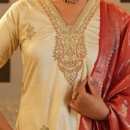 indo era Women Ethnic Motifs Embroidered Kurta with Trousers & Dupatta image 2