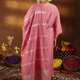 EXTRA LOVE BY LIBAS Embroidered Thread Work Straight Kurta With Patiala & Dupatta image 4