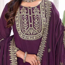 Ekta Textiles Women Ethnic Motifs Embroidered Regular Thread Work Kurta with Trousers & With Dupatta image 5