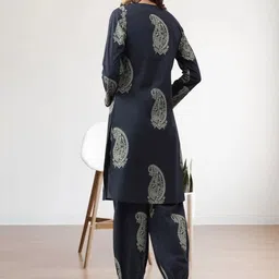 NAVYAAZRI Women Paisley Printed Regular Pure Cotton Kurta with Harem Pants image 3