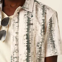 THE BEAR HOUSE Abstract Printed Spread Collar Relaxed Fit Casual Shirt image 2