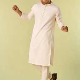 Diwas by Manyavar Men Regular Kurta with Pyjamas image 5