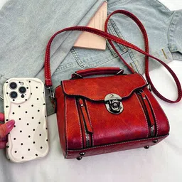 StyleCast x Revolte PU Structured Shoulder Bag-picture-27