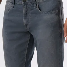 Pepe Jeans Men Classic Slim Fit Mid-Rise Clean Look Light Fade Stretchable Jeans image 2