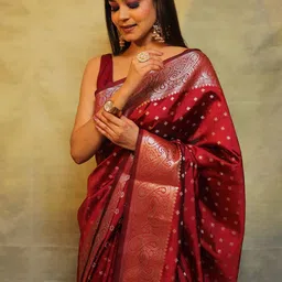 AVANTIKA FASHION Woven Design Pure Silk Kanjeevaram Saree With Unstitched Blouse Pieces image 5