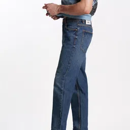 LOVEGEN Men Straight Fit Mid-Rise Low Distress Jeans image 4