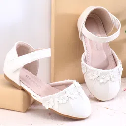 Cute Walk by Babyhug Ballerina Velcro Closure with Floral Applique - Beige-picture-21