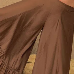 JC Mode Women Low-Rise Pleated Parallel Trousers image 3