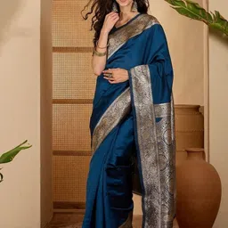 Sangria Zari Woven Banarasi Saree With Unstitched Blouse-image-31