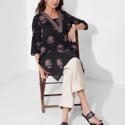 RANGMANCH BY PANTALOONS Women Floral Printed V-Neck Pure Cotton Straight Kurta-picture-7