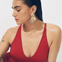 H&M Petal-Shaped Earrings-picture-49