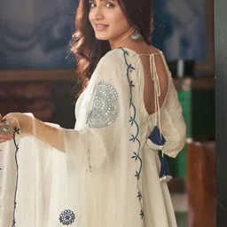 S.K.C Women Ethnic Motifs Embroidered Panelled Thread Work Kurta with Palazzos & With Dupatta image 3