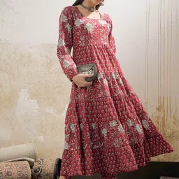 Shae by SASSAFRAS Floral Printed Round Neck Tiered Anarkali Pure Cotton Kurta With Trouser image 5
