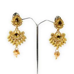 Women Click Set Of 2 Stone Studded & Beaded Jewellery Set image 2