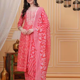 JC4U Floral Printed Round Neck A-line Kurta With Trousers & Dupatta-picture-11