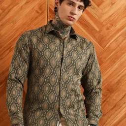 Campus Sutra Men Comfort Fit Geometric Printed Spread Collar Casual Shirt-picture-31