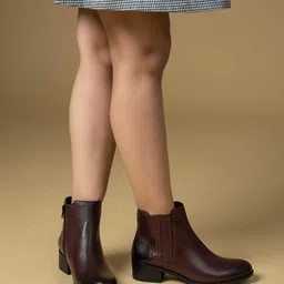 MIORAH Women Leather Block-Heeled Chelsea Boots-picture-25