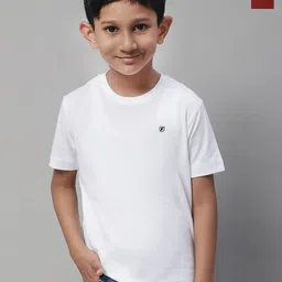 Friskers Boys White 2 Pockets T-shirt-image-29