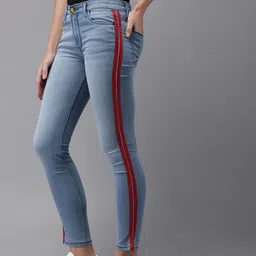 Campus Sutra Women Blue Slim Fit Mid-Rise Clean Look Stretchable Cropped Jeans-image-63