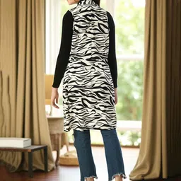 SFOTY Animal Printed Longline Sleeveless Shrug image 5