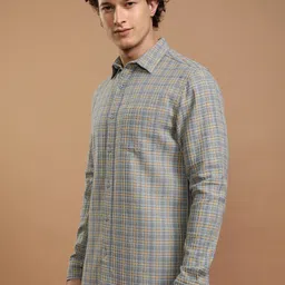 HIGHLANDER Men Slim Fit Opaque Spread Collar Checked Cotton Casual Shirt image 4