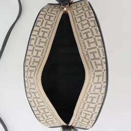 Tommy Hilfiger Printed Swagger Sling Bag image 2