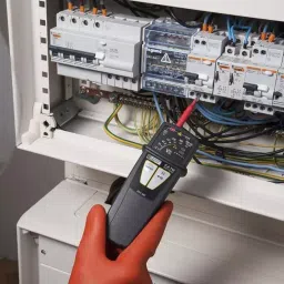 CHAUVIN ARNOUX IP2X LED Voltage Tester 690 V AC 750V dc Continuity Check Battery Powered CAT IV, P01191742D image 3