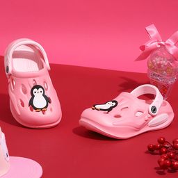 TRUFFLE COLLECTION Colour Blocked Perforated Clogs With Penguin Charms - Pink-picture-11