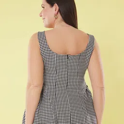 Trendyol Women Checked Round Neck Top image 3