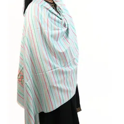 Vrinde Women Striped Printed Shawl image 2