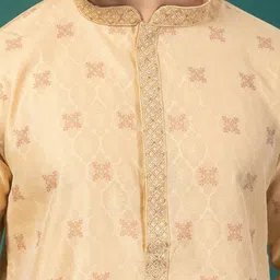 EKYAA Men Printed Thread Work Kurta image 2