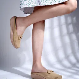 Shoetopia Bow Applique Detailed Wedge Sandals - Beige-image-77