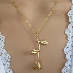 DressBerry Gold-Plated Rose Pendant With Chain image 2