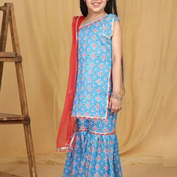 Cutiekins Girls Floral Printed Regular Gotta Patti Kurta with Sharara & With Dupatta image 4