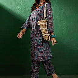 InWeave Women Ethnic Motifs Printed Regular Pure Cotton Kurta with Trousers image 4