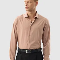 Snitch Men Light Pink Solid Shirt image 4