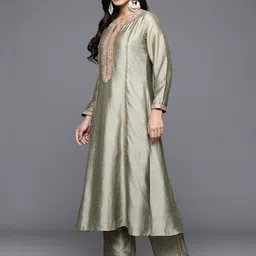 Varanga Women Ethnic Motifs Embroidered Kurta with Palazzo & Dupatta image 5