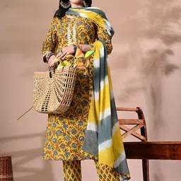 DOISA Women Ethnic Motifs Printed Regular Kurta with Trousers & With Dupatta image 2