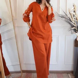 Women Basket Women Ethnic Motifs Embroidered Regular Thread Work Kurti with Trousers image 3