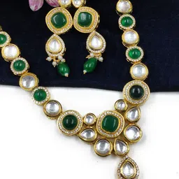 knigght angel jewels Knight Angel Jewels Gold-Plated Kundan Studded & Beaded Meenakari Jewellery Set image 3