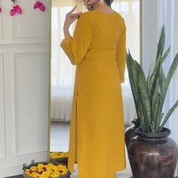 PARNAVI Women Embroidered Thread Work Kurti with Trousers & Dupatta image 4