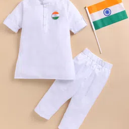 LITTLE COLLARS Cotton Blend Woven Independence Day Theme Full Sleeves Solid Kurta Pyjama With Indian Flag & Badge Set - White-picture-14