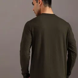 LIMEROAD Men Colourblocked Sweatshirt image 4