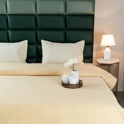 Saral Home Yellow Geometric 300 TC King Bedsheet with 2 Pillow Covers-picture-11