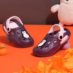 TRUFFLE COLLECTION Colour Blocked Perforated Clogs With Penguin Charms - Purple-picture-21