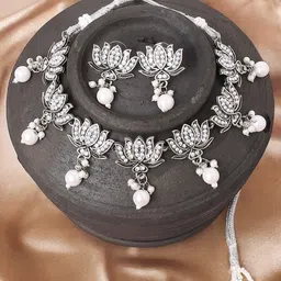 Sangria Stones Studded & Beaded Lotus Jewellery Set-image-27