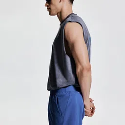 H&M Short Sports Shorts With Dry Move image 2