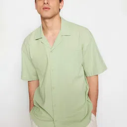 Trendyol Men Solid Cuban Collar Casual Shirt image 4