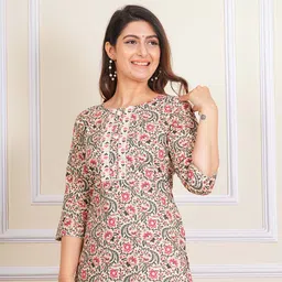 Ayan Women Floral Printed Regular Beads and Stones Pure Cotton Kurta with Trousers image 2